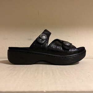 Black Women's Sandals